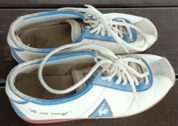 Ношенные кроссовки Le Coq Sportif из белой натуральной кожи от Маши — обычные люди, которые создают аутентичные коллекции ношенных вещей для Fetish-Store.ru. Гарантия подлинности, проверенные исполнители.